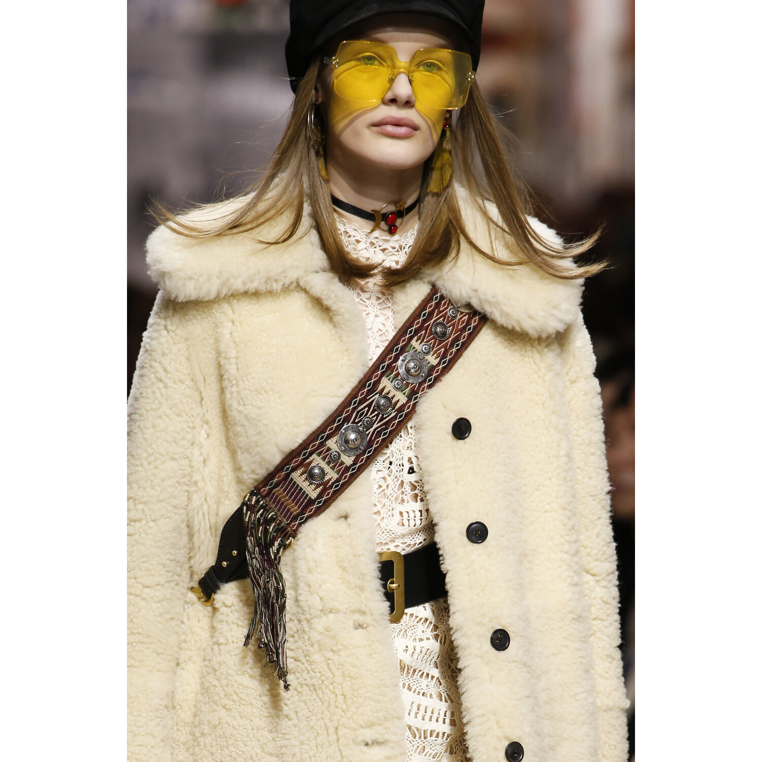 Фото Details Christian Dior , Details Dior Fall 2018 Ready-to-Wear , Детали показа Кристиан Диор , Детали показа Диор осень зима 2018 , Fashion show , неделя моды в Париже , PFW , Мария Грация Кьюри , Mainstyles